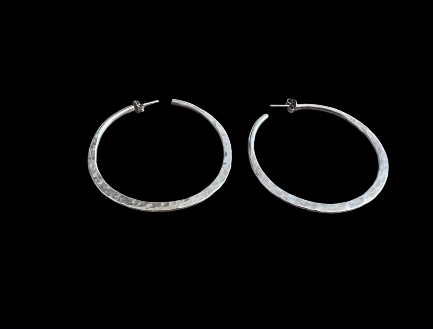 ✨ Large Sterling Silver Hammered Hoop Earrings – Like New ✨