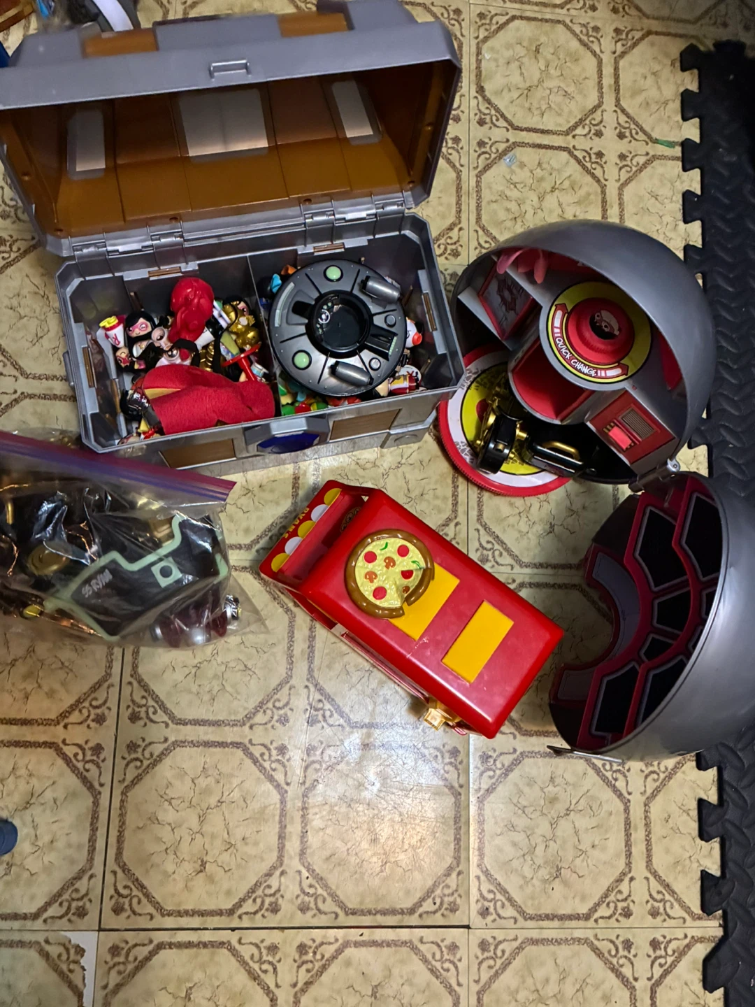 Ryan's World Super Surprise Vault Playset - photo 2