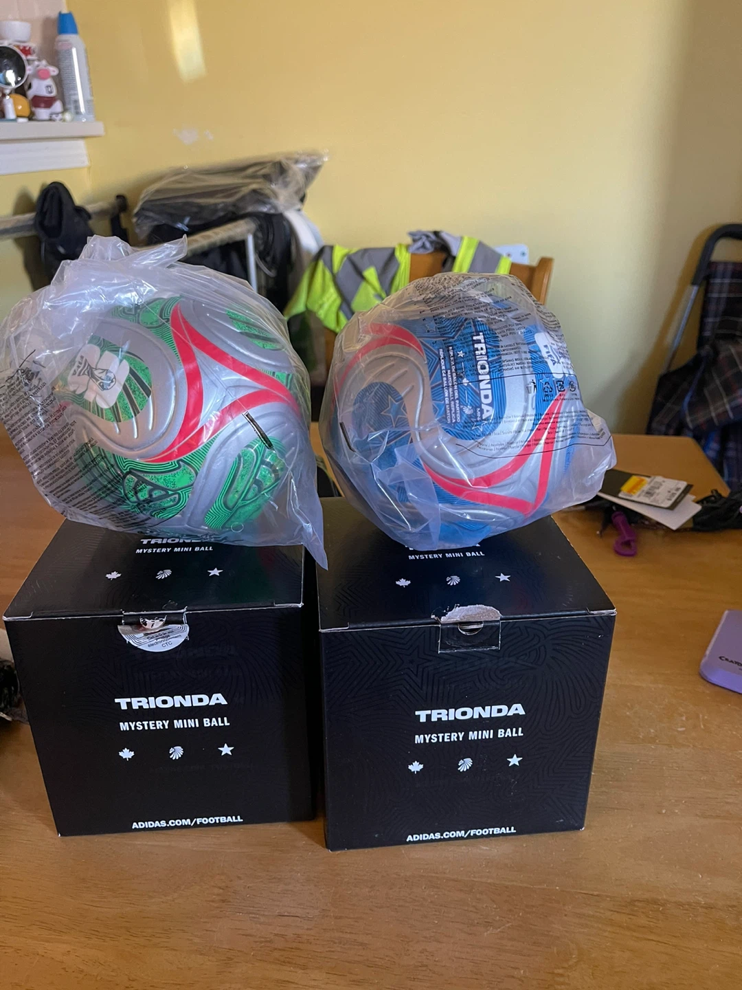 Trionda Mystery Mini Footballs (2-Pack)