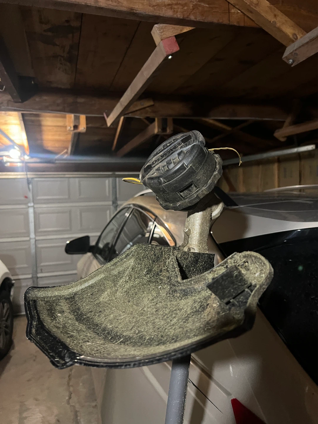 DEWALT FLEXVOLT Cordless Trimmer - photo 2