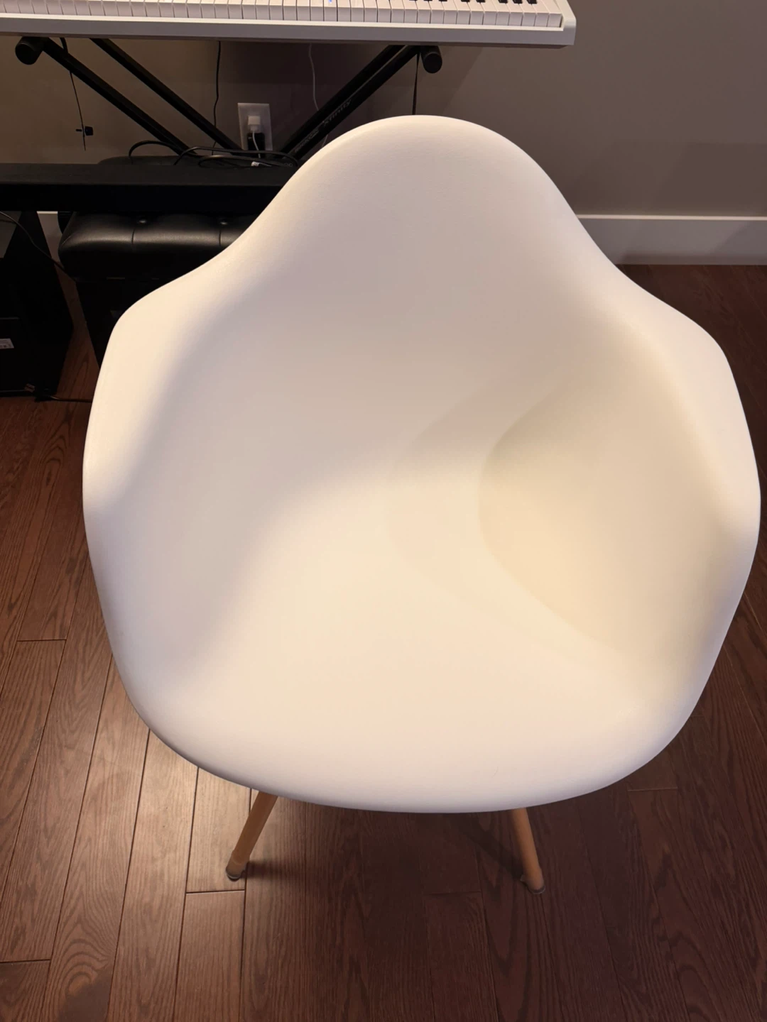 4 set of Eiffel Chairs - photo 3