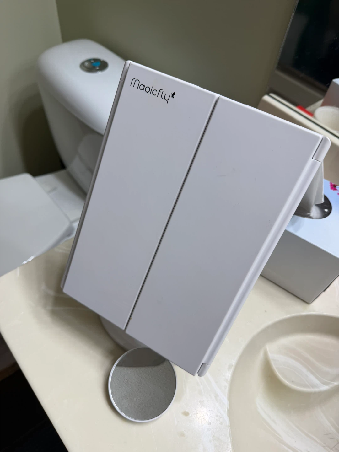 Magicfly Tri-Fold LED Makeup Mirror - photo 3