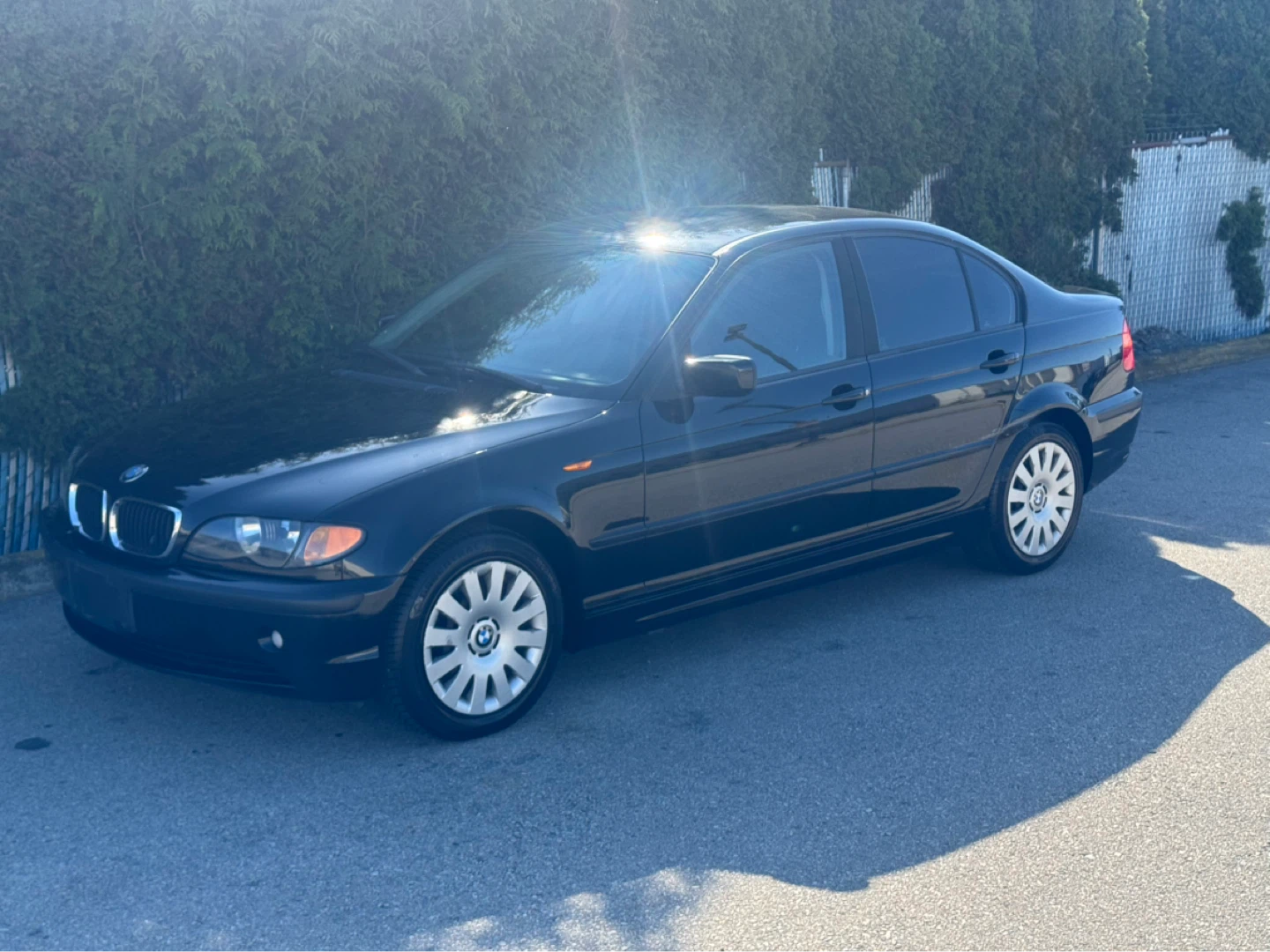 2003 BMW 320i Sedan - photo 2