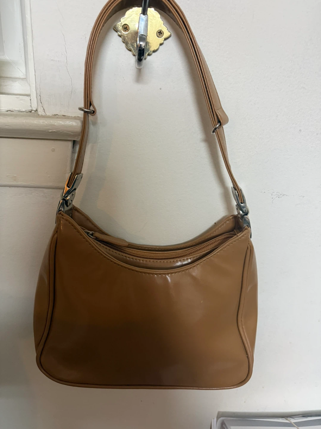 Brown shoulder bag