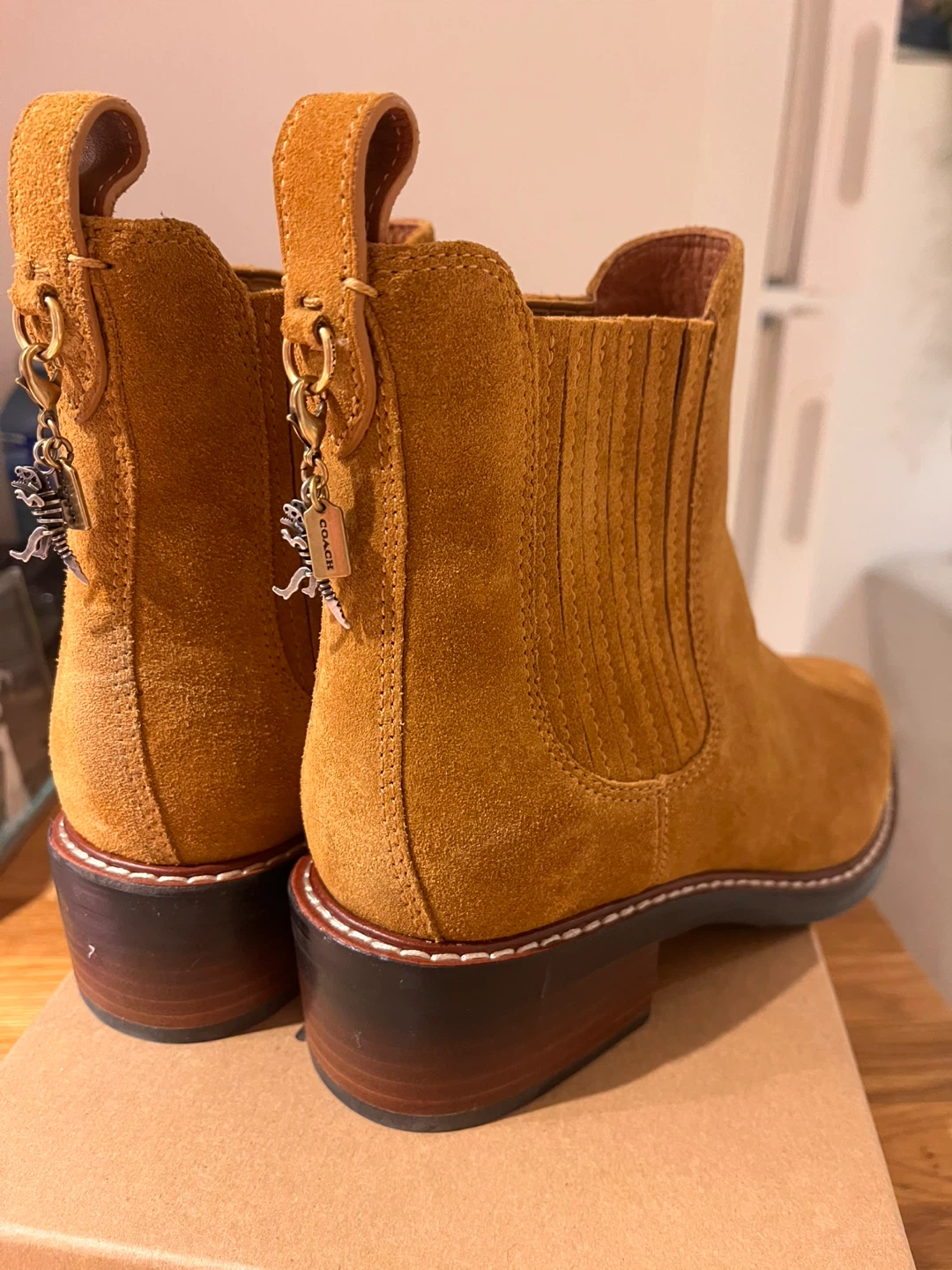 Coach Bowery Chelsea Boots - Size 6 - photo 3
