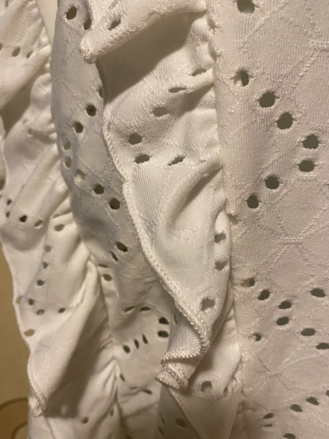 White Eyelet Ruffle Sleeve Top - Zara Size M - photo 2