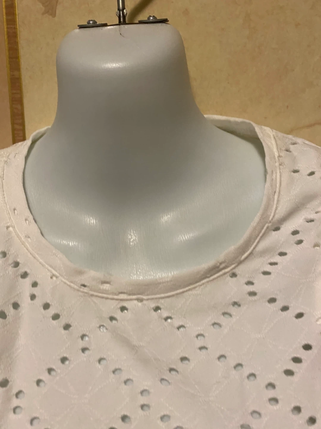 White Eyelet Ruffle Sleeve Top - Zara Size M - photo 3