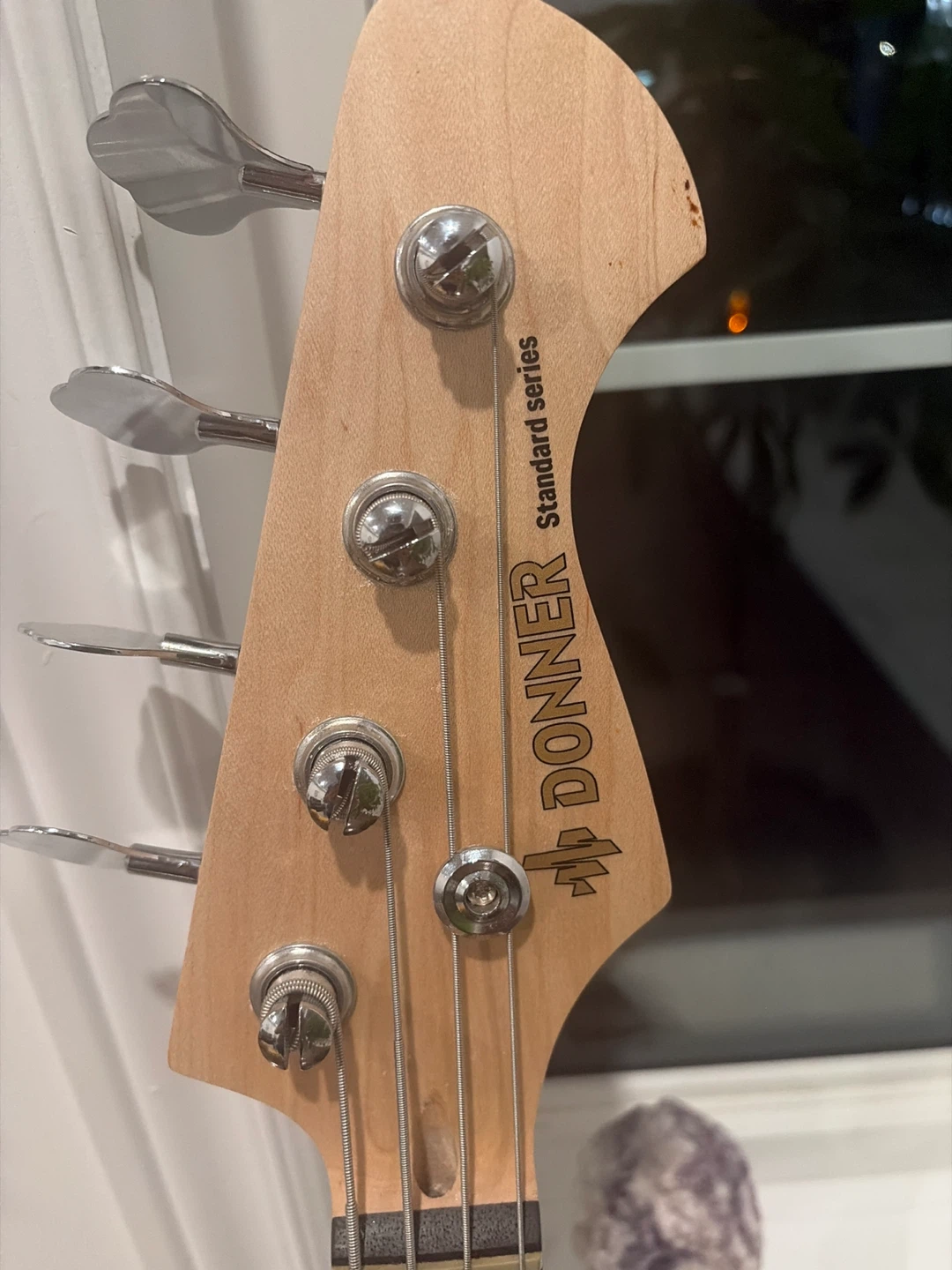 Donner Standard Series Black Bass Guitar - photo 2