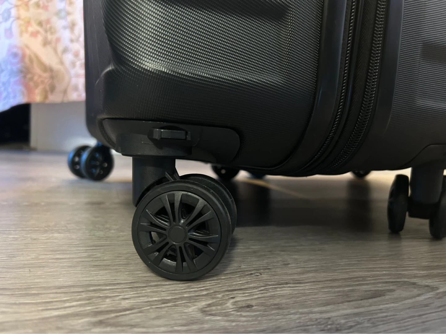 American Traveler Black Hardside Spinner Luggage Set - photo 4