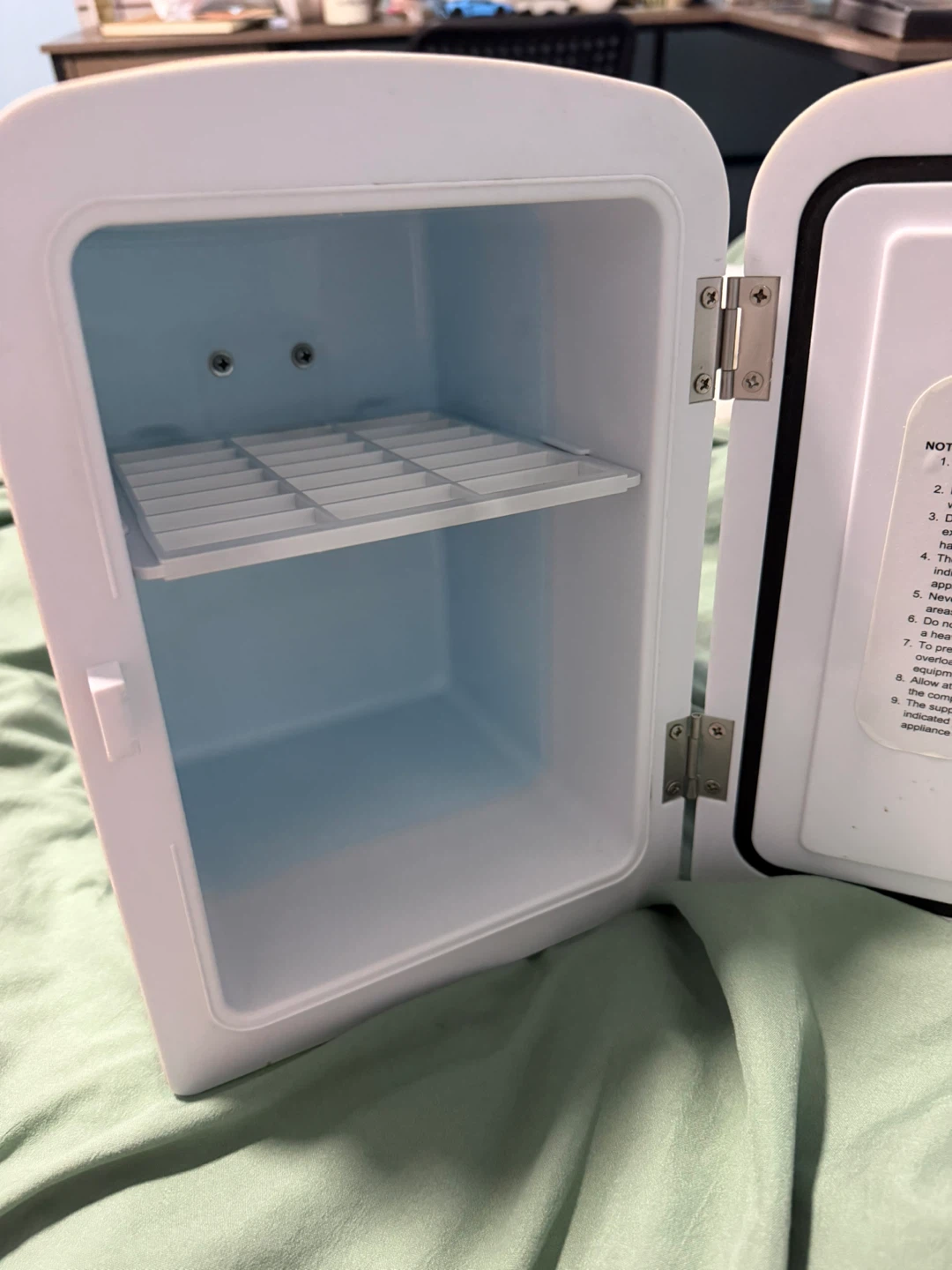 AstroAI Mini Fridge - photo 4