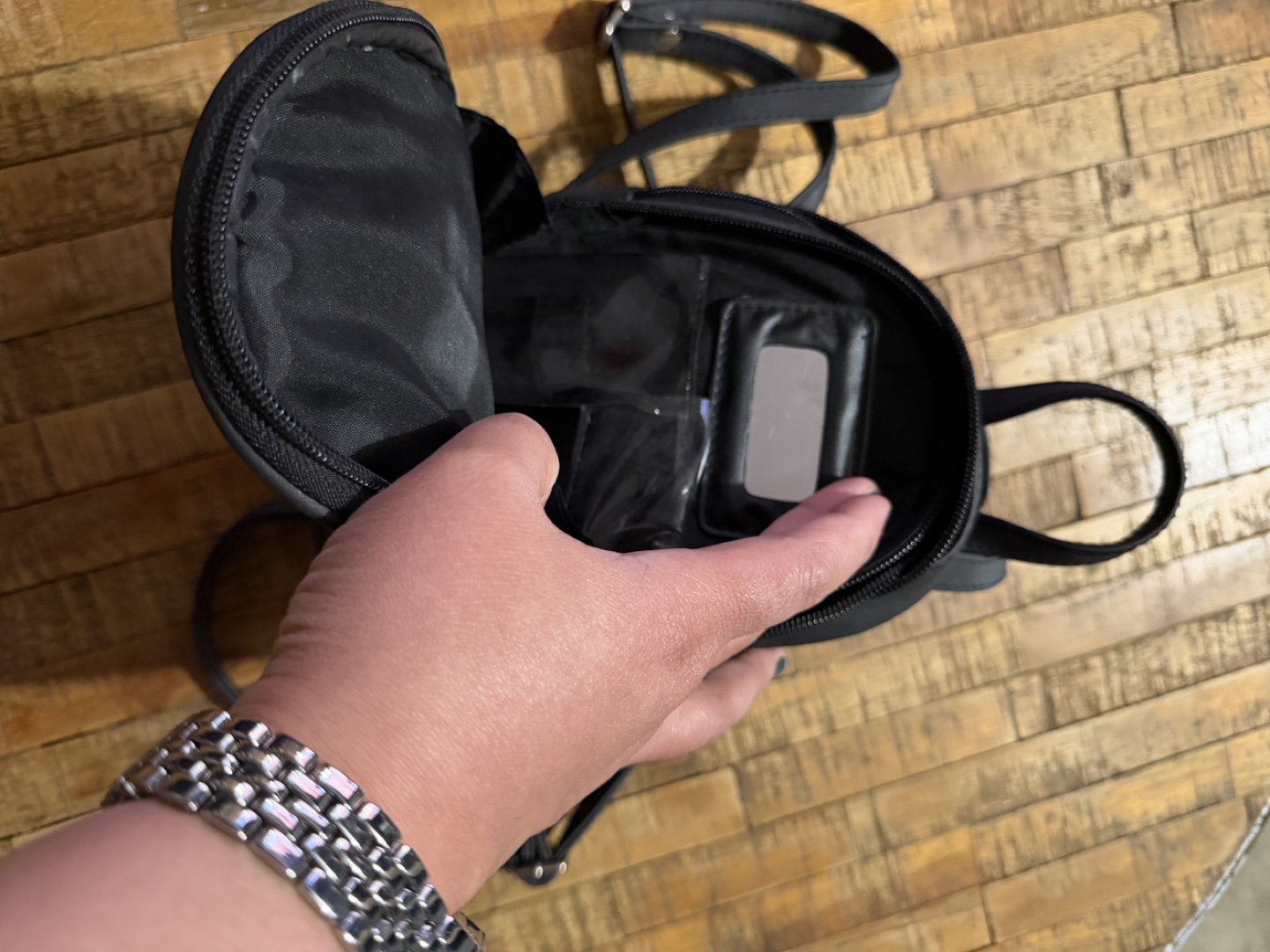 Y2K Fashion Black Mini Backpack with Heart Design - photo 3