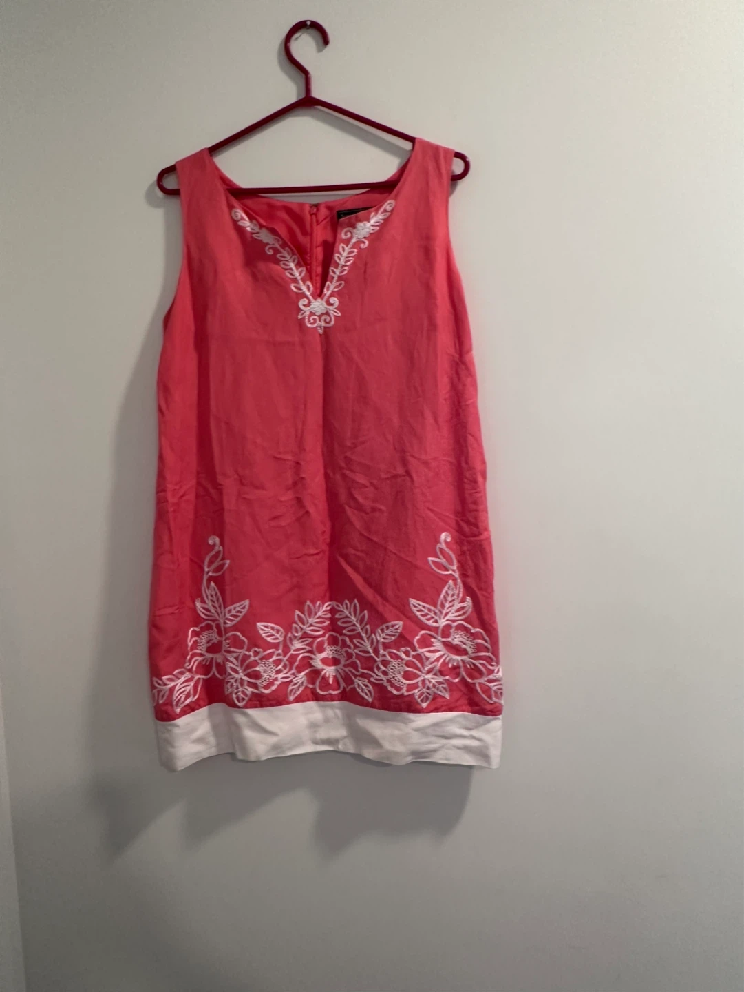 Jessica Howard Coral Embroidered V-Neck Dress - Size 14P