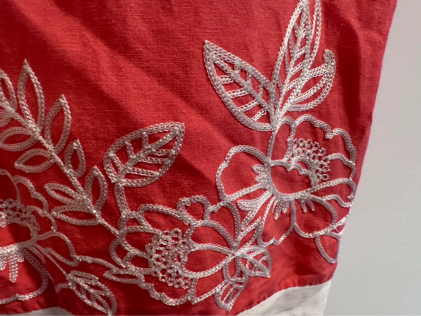 Jessica Howard Coral Embroidered V-Neck Dress - Size 14P - photo 4