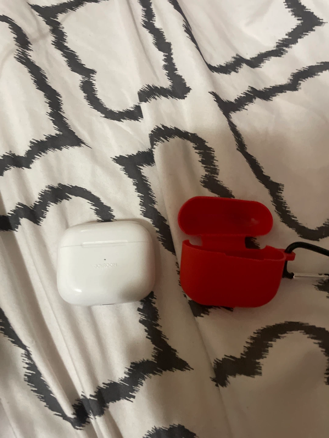 Red Silicone Case with Carabiner for AirPods Pro - photo 3