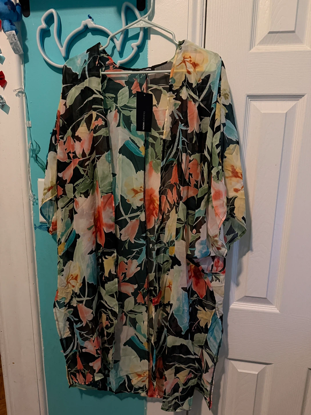 Fashion Nova Kimono Black/Floral Print Size M/L