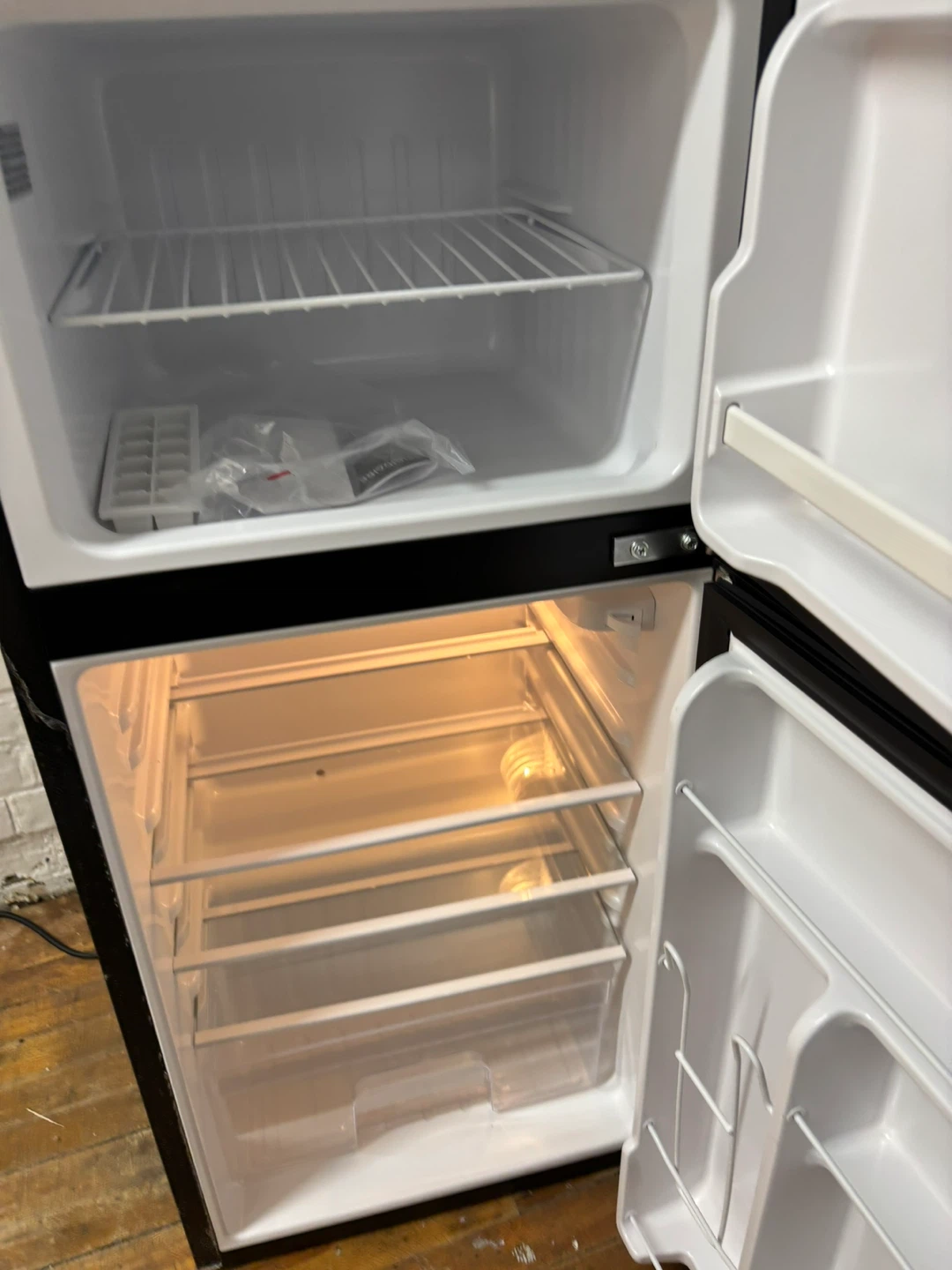 Frigidaire Compact Refrigerator - photo 5