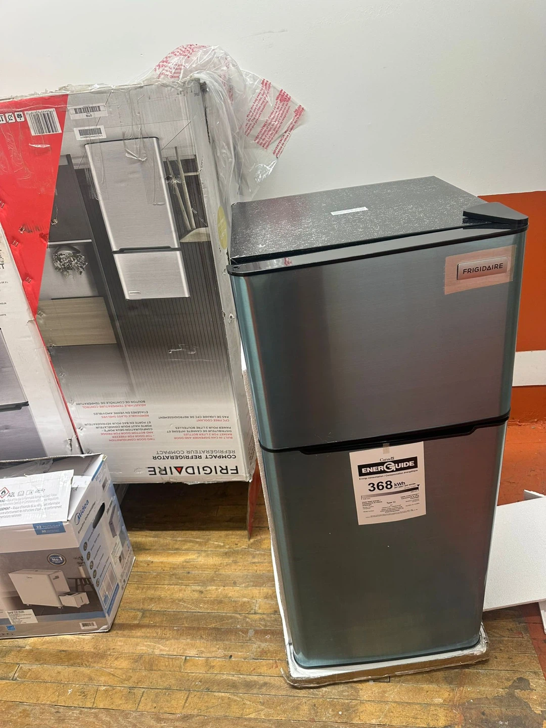 Frigidaire Compact Refrigerator - photo 3