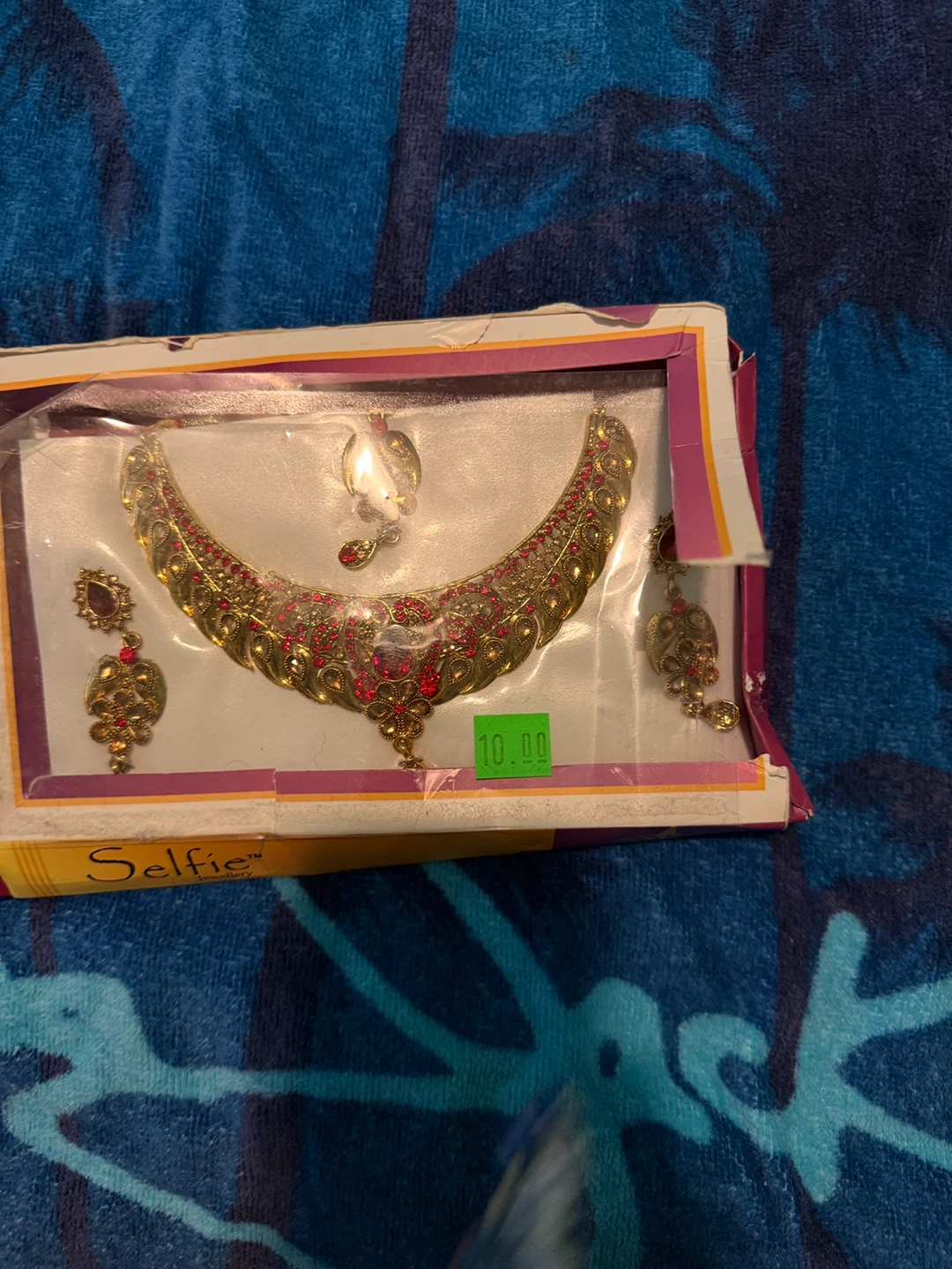 Selfie Jewellery Set - Gold and Red Necklace and Earrings - photo 2