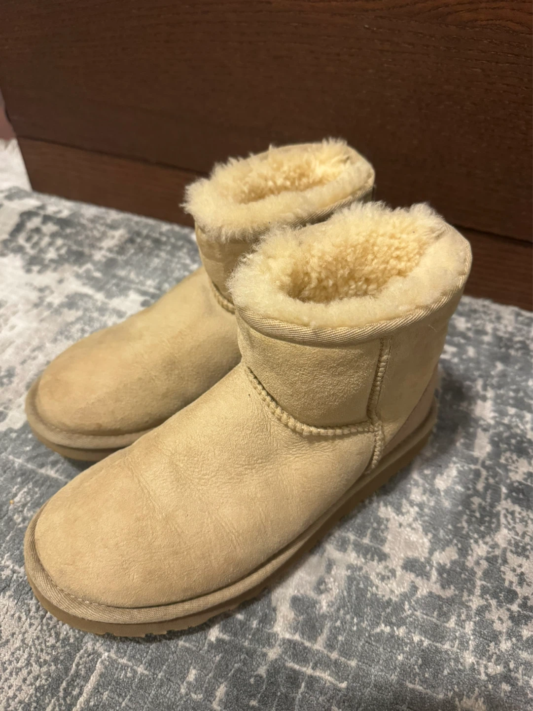 UGG Australia Classic Mini Boots Size 6