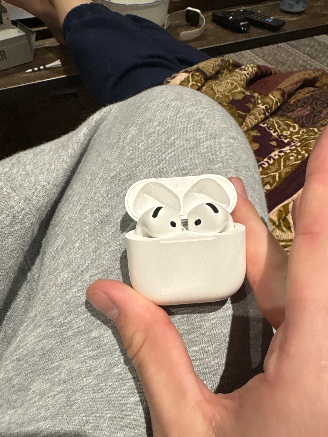 Apple AirPods Pro (2nd Generation) - photo 2