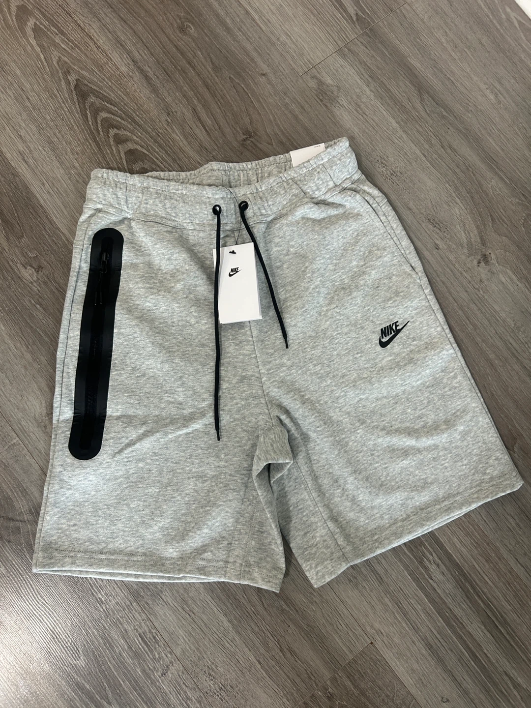 Nike Tech Fleece Shorts Grey