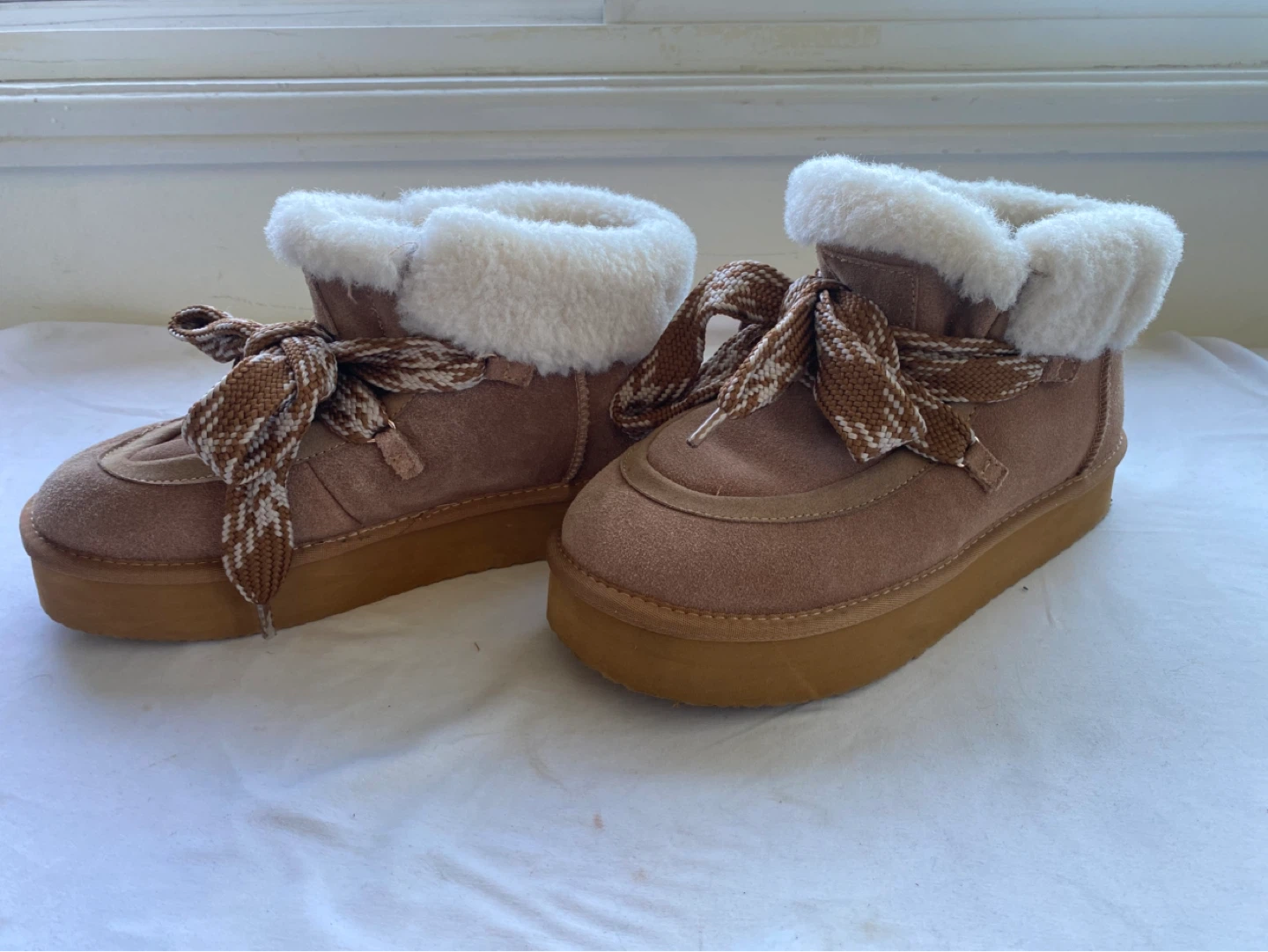 Brown Suede Shearling booties - photo 2