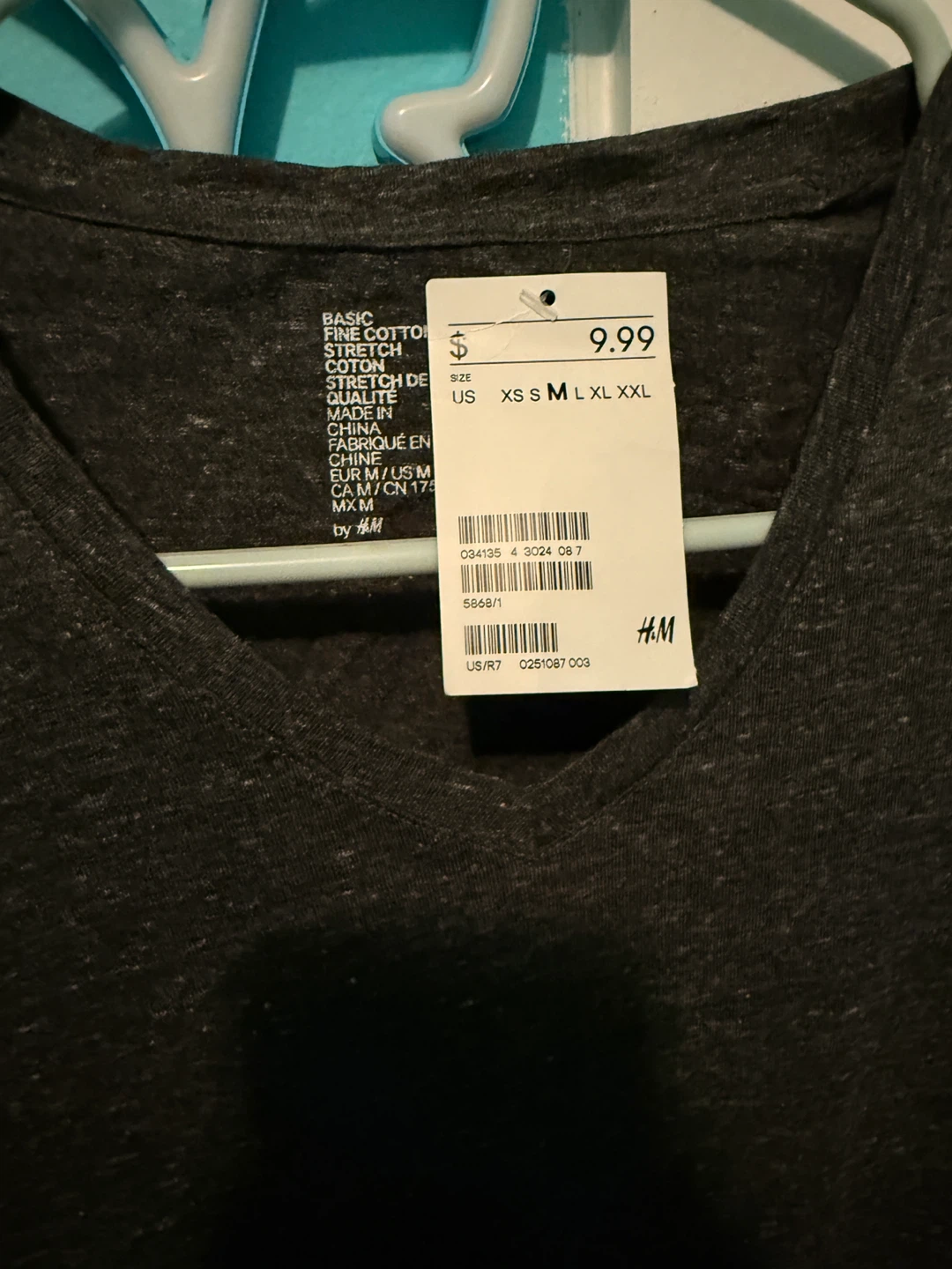 H&M Men's Basic Fine Cotton V-Neck T-Shirt Medium - photo 2