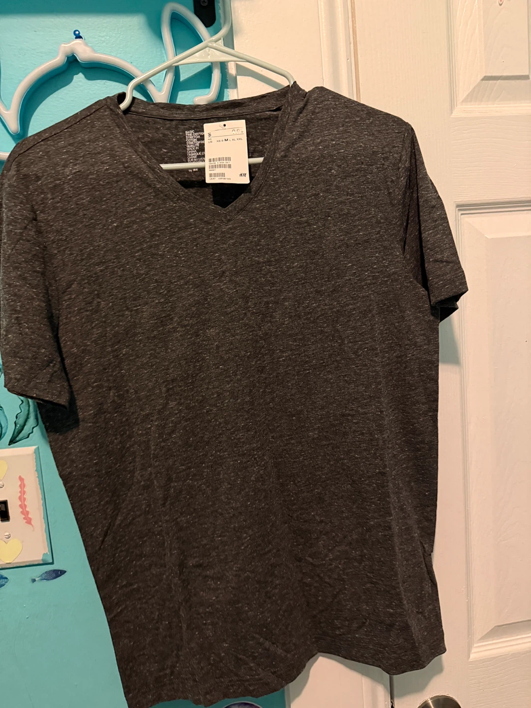 H&M Men's Basic Fine Cotton V-Neck T-Shirt Medium