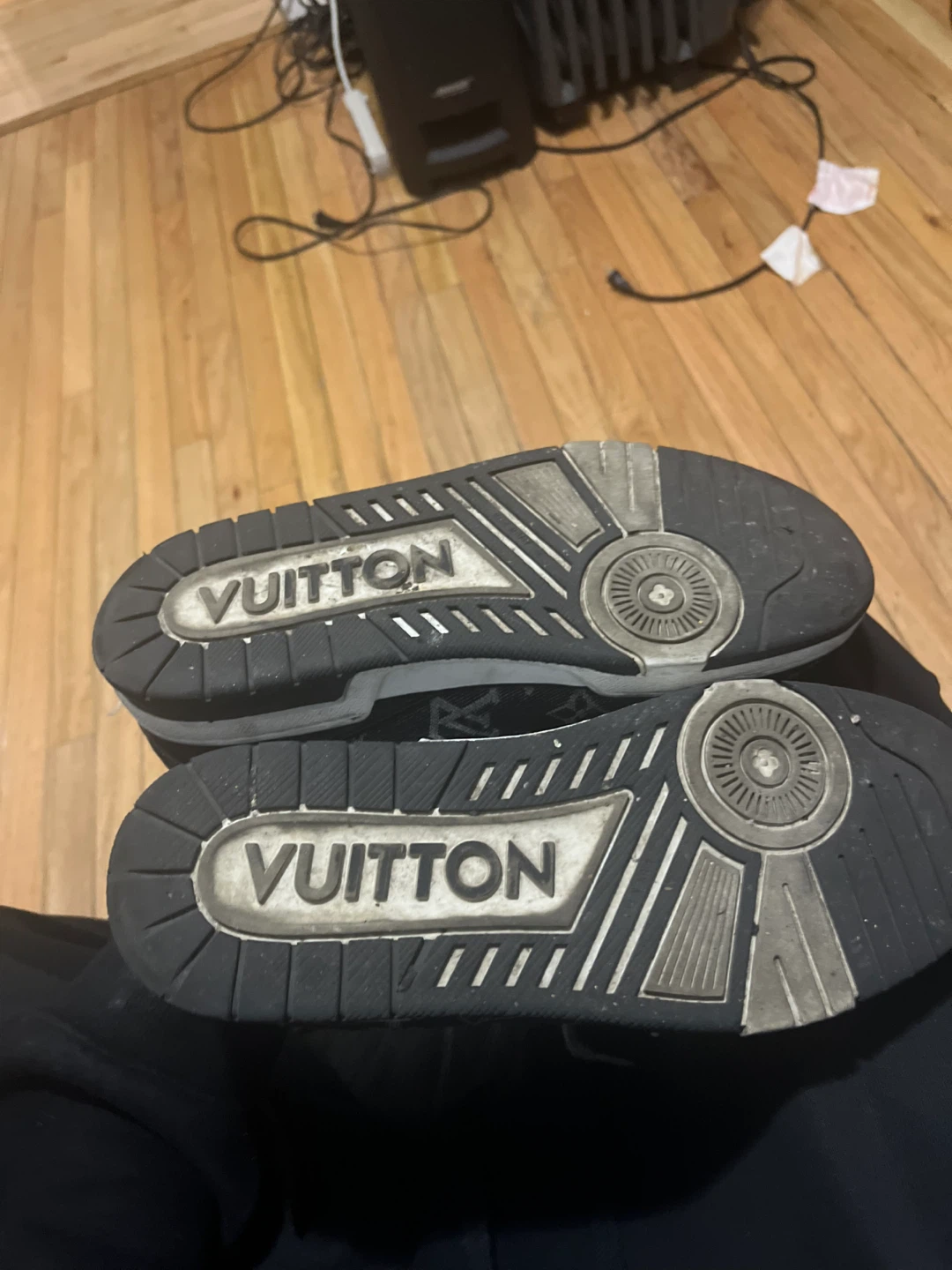 Louis Vuitton Sneakers - photo 2