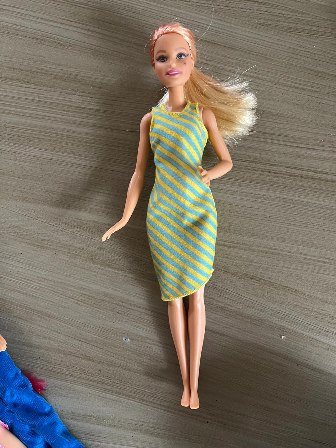 5 Barbie Dolls - photo 2