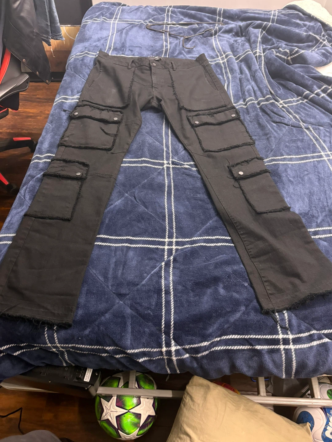 Men's Cargo Pants and Distressed Jeans - photo 2