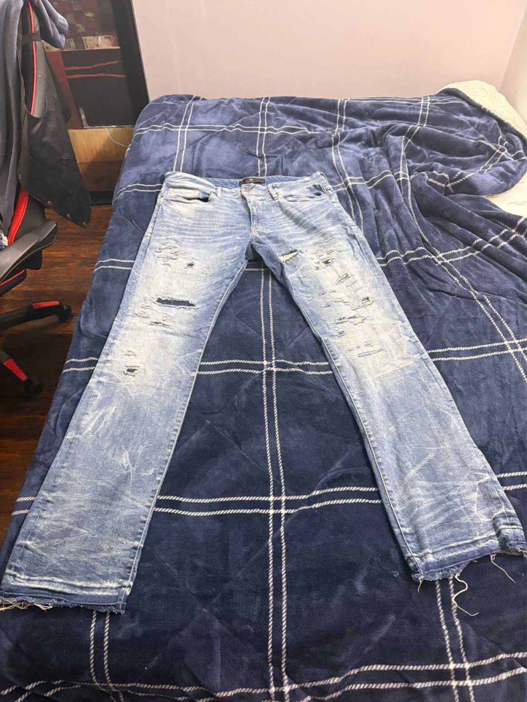 Men's Cargo Pants and Distressed Jeans - photo 3