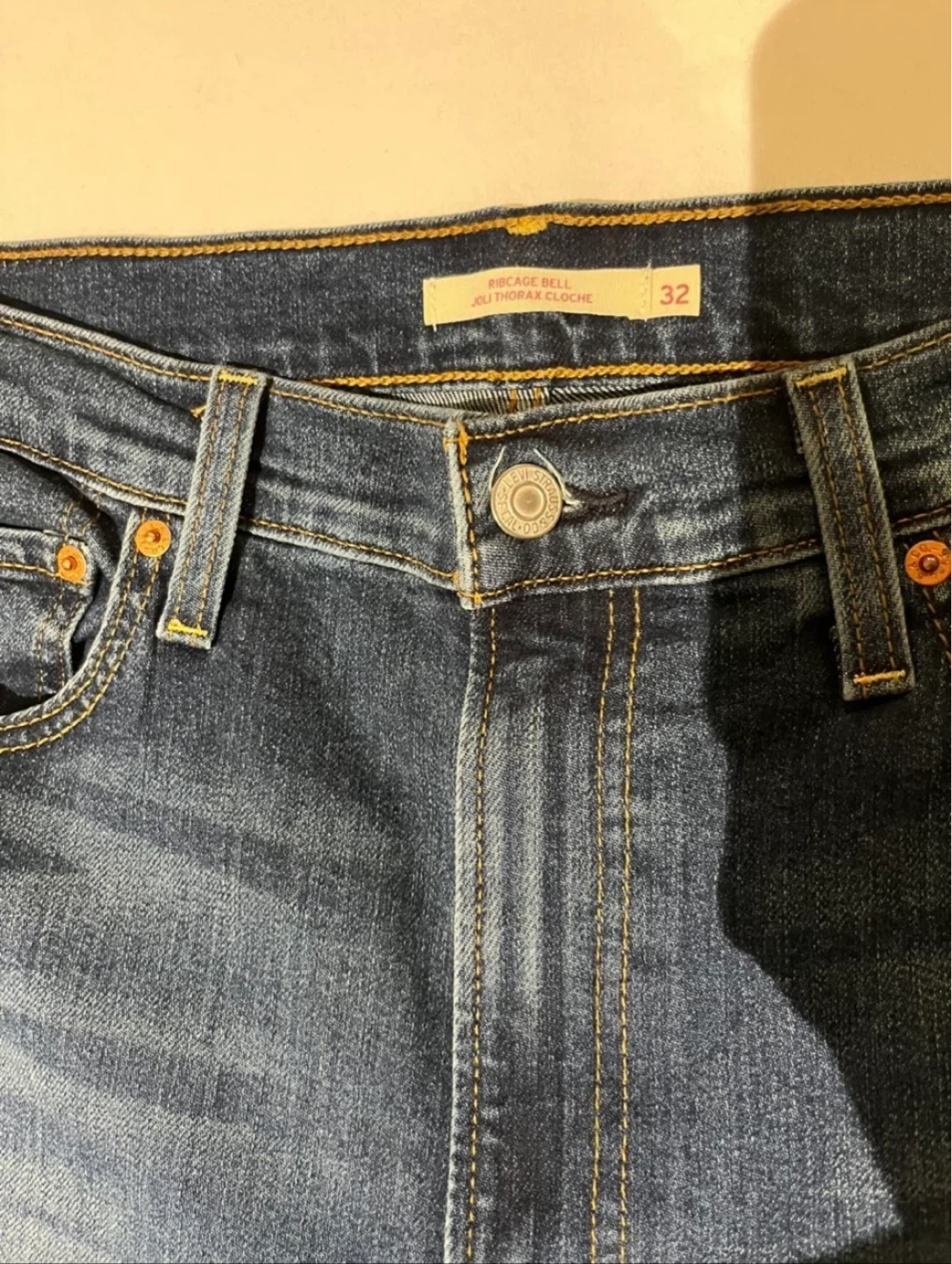 Levi's Ribcage Bell Jeans - Size 32 Brand New - photo 4
