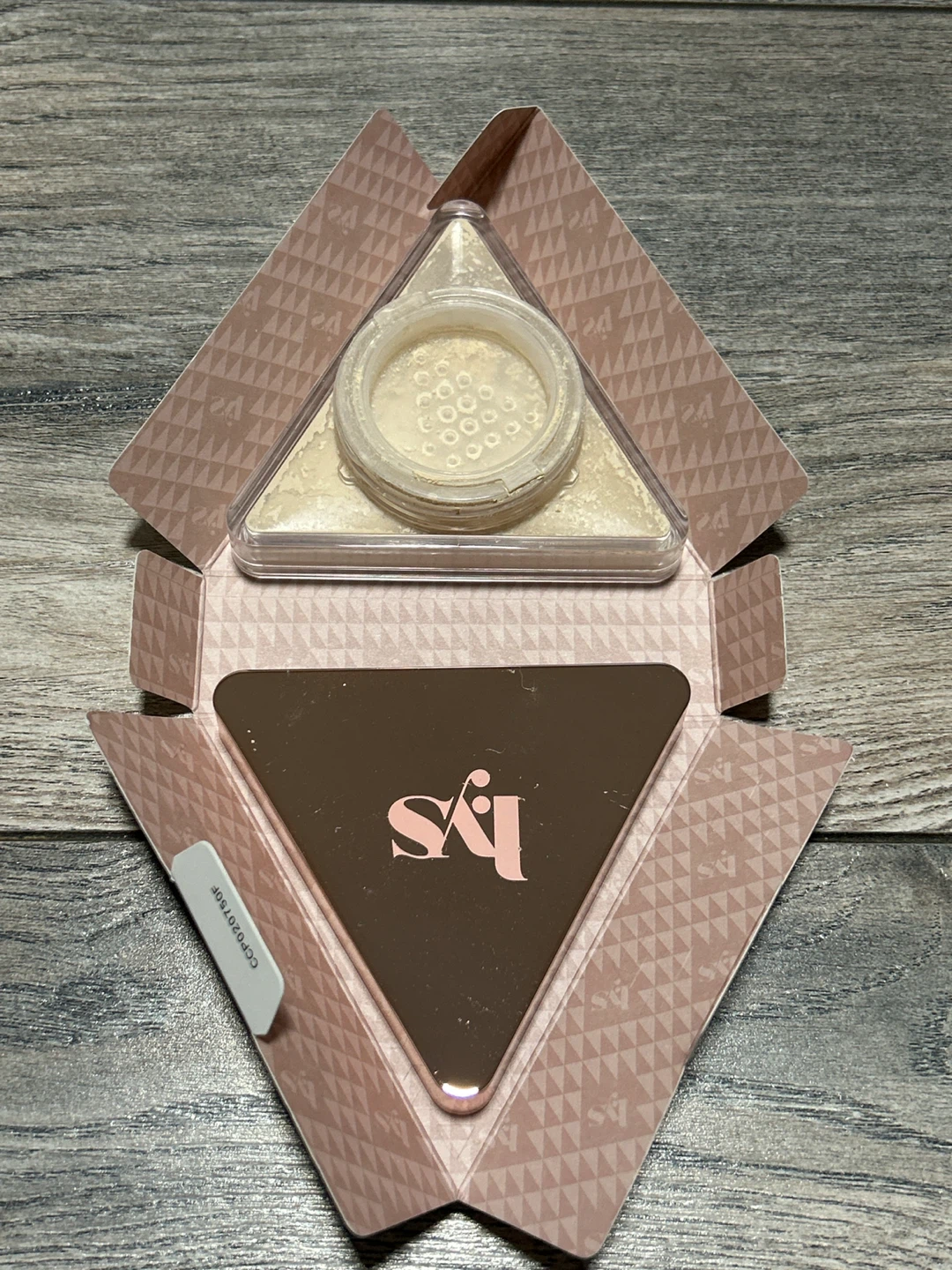 LYS Beauty Triple Fix Translucent Loose Setting Powder - photo 4