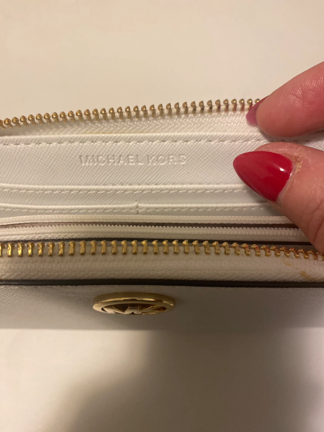 Michael Kors White Zip Around Wallet - photo 3