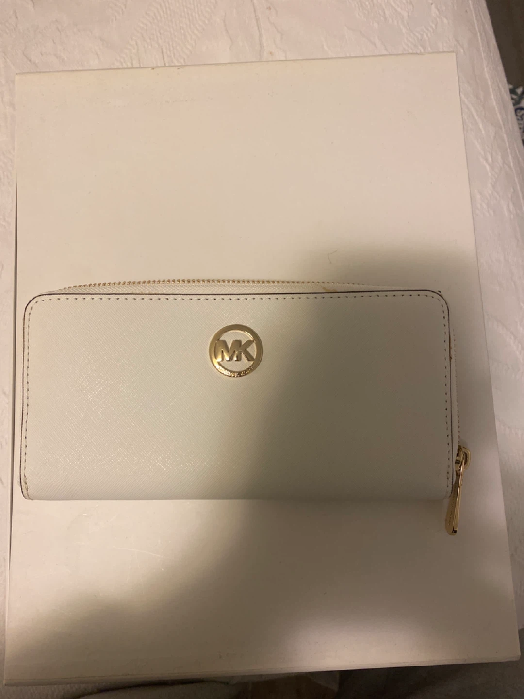 Michael Kors White Zip Around Wallet