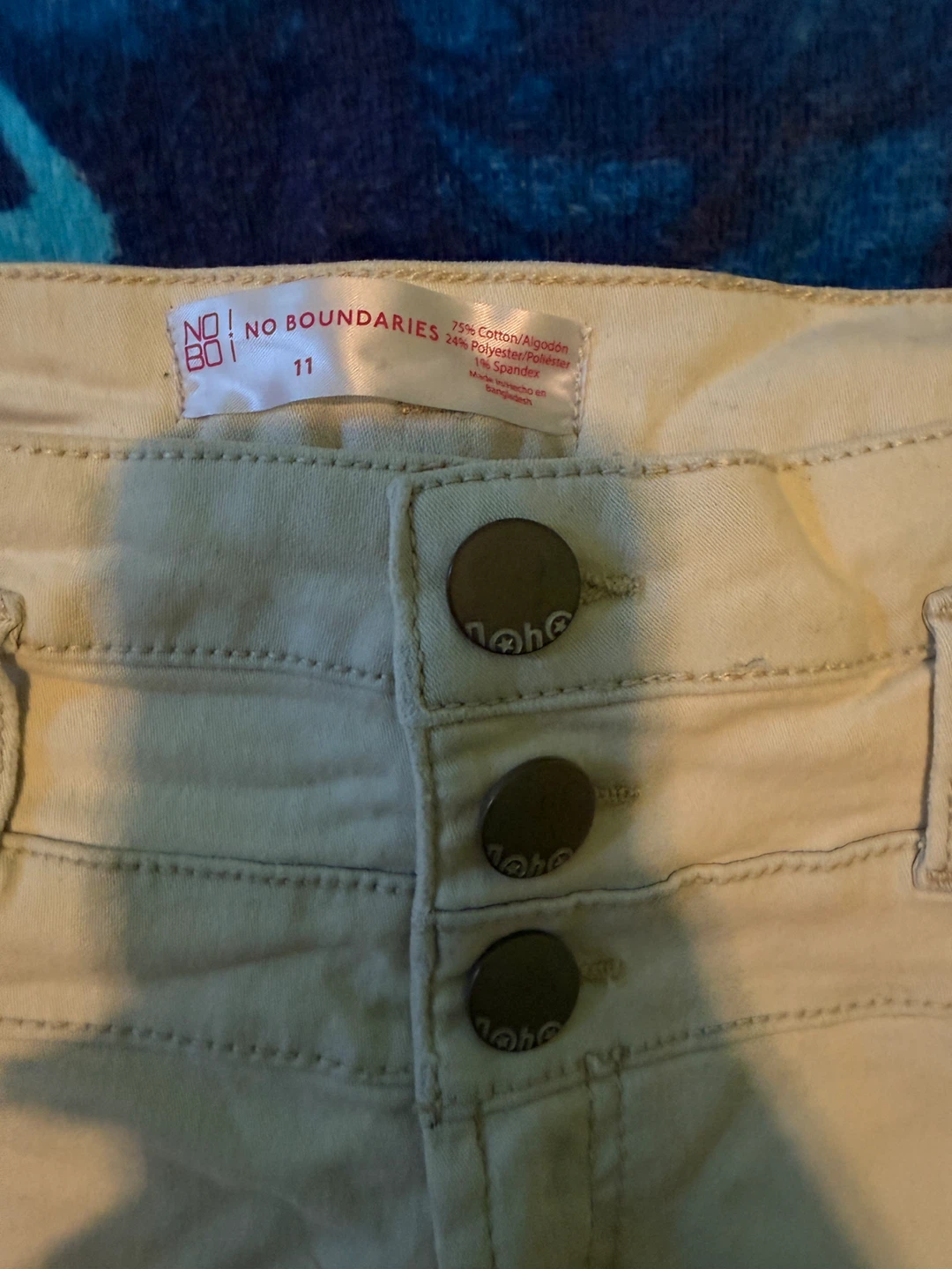 No Boundaries Women's Beige Shorts Size 11 - photo 2