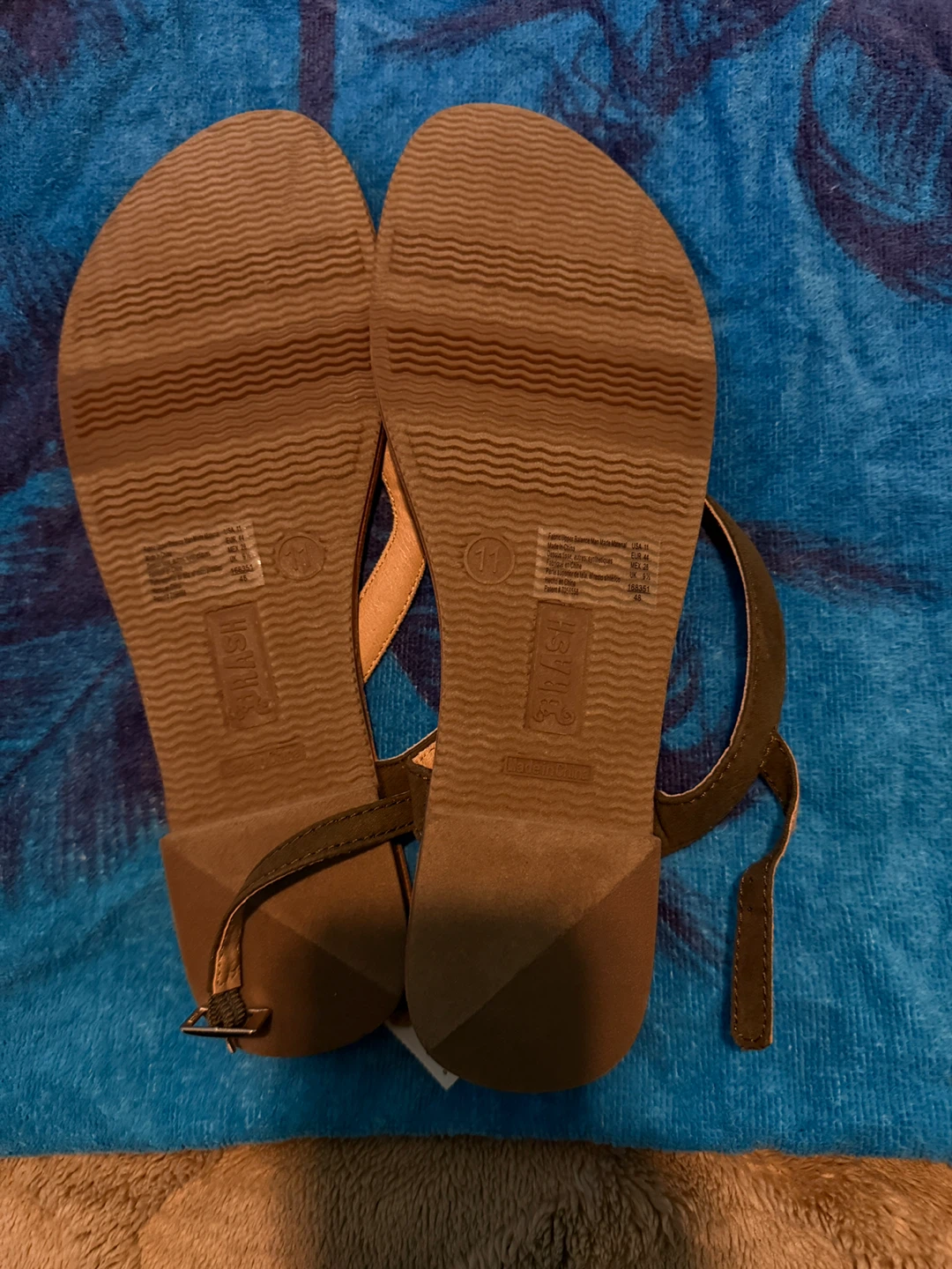 Splash Women's Thong Sandals Size 11 - photo 4