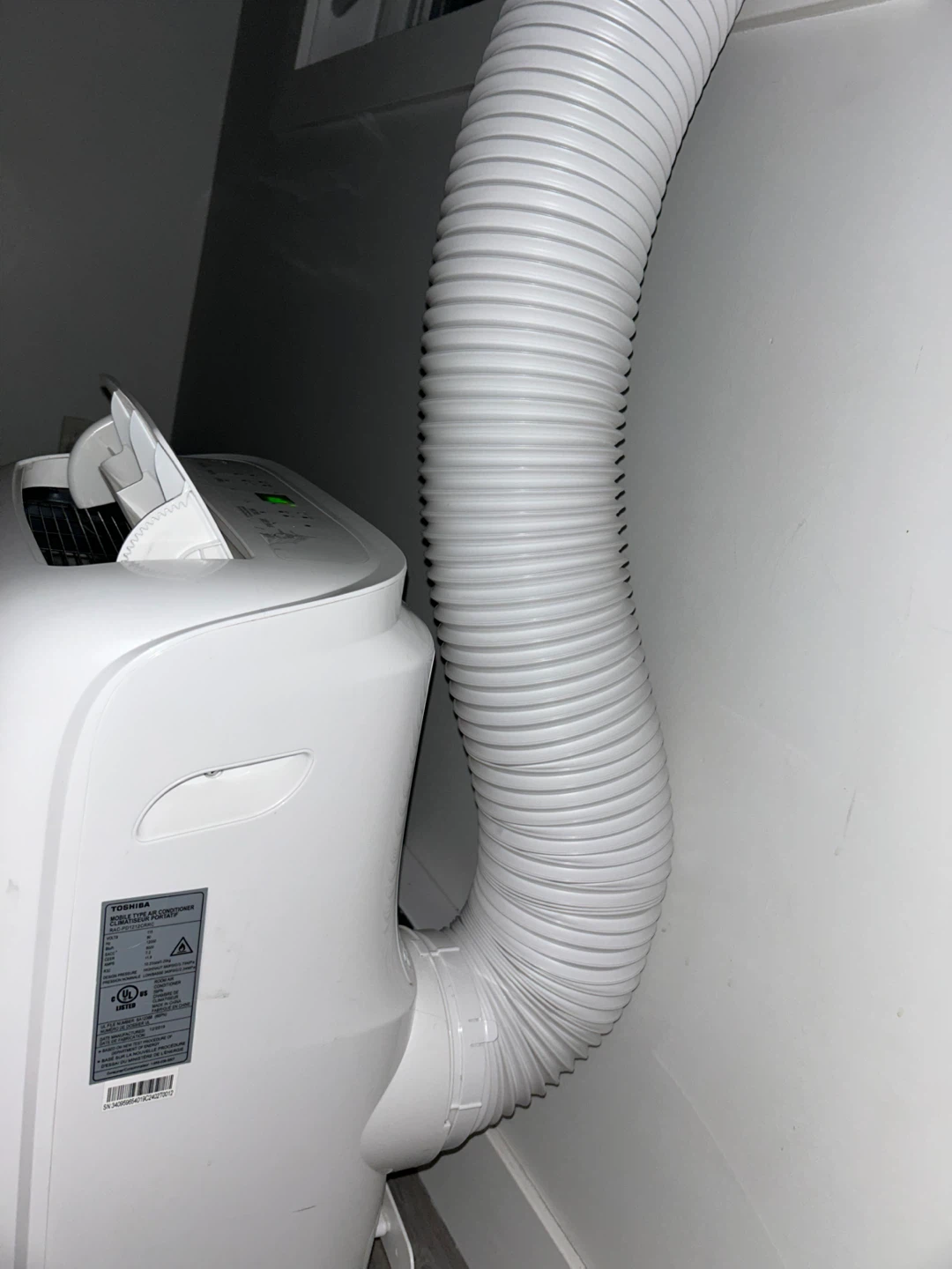 Toshiba Portable Air Conditioner  window kit included - photo 3