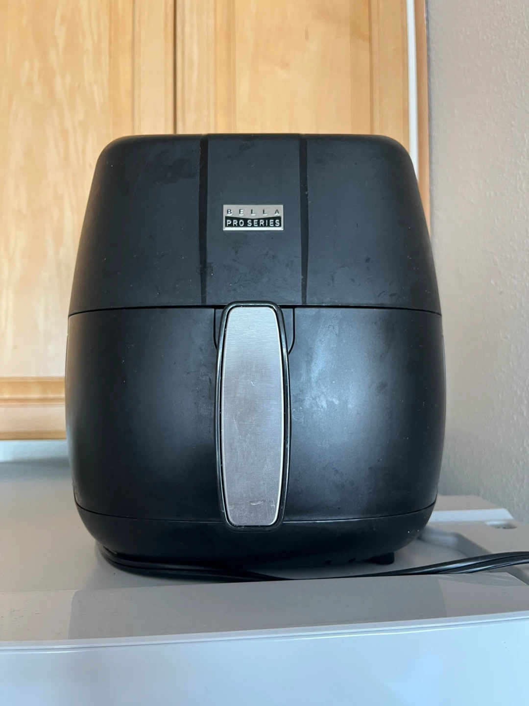 Moving Sale: DeLonghi Espresso Machine & Keurig Milk Frother - photo 3