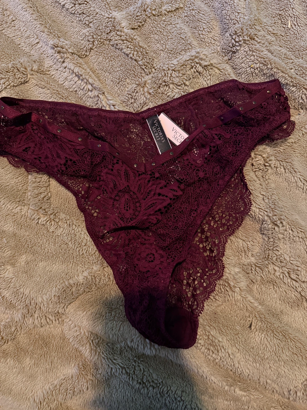 Victoria's Secret Thong Panty - Burgundy Lace - Size L - photo 2