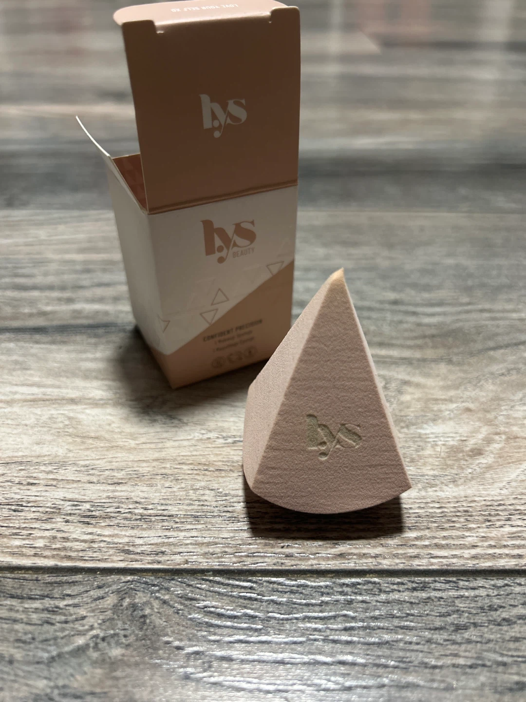 LYS Beauty Confident Precision Makeup Sponge - photo 3