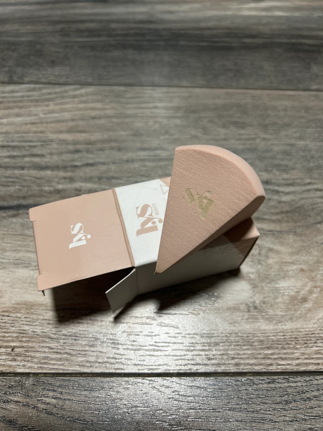 LYS Beauty Confident Precision Makeup Sponge - photo 2