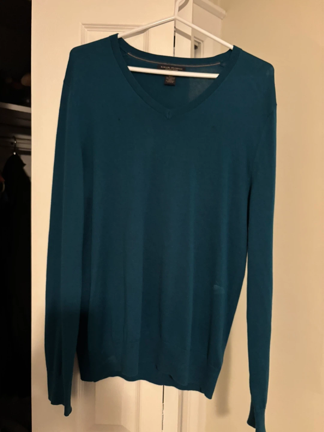 Banana Republic Luxury Blend V-Neck Sweater - Medium