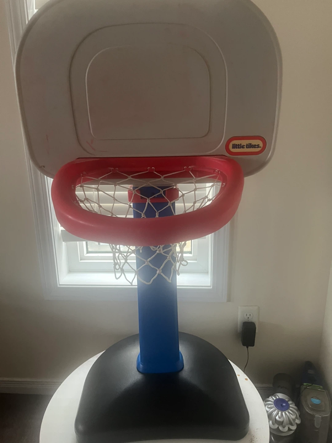Little Tikes Adjustable Basketball Hoop