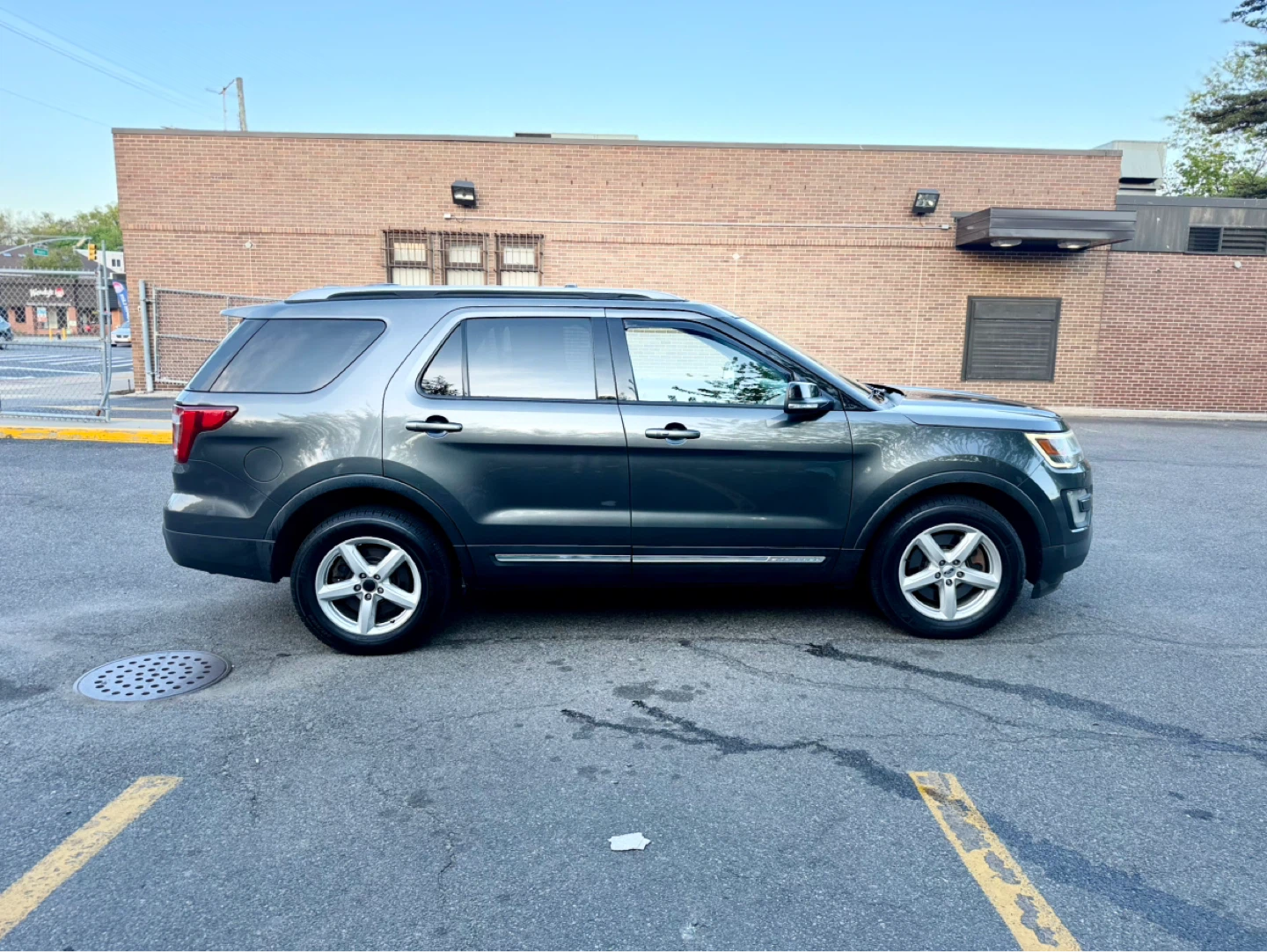 2016 Ford Explorer SUV - photo 5