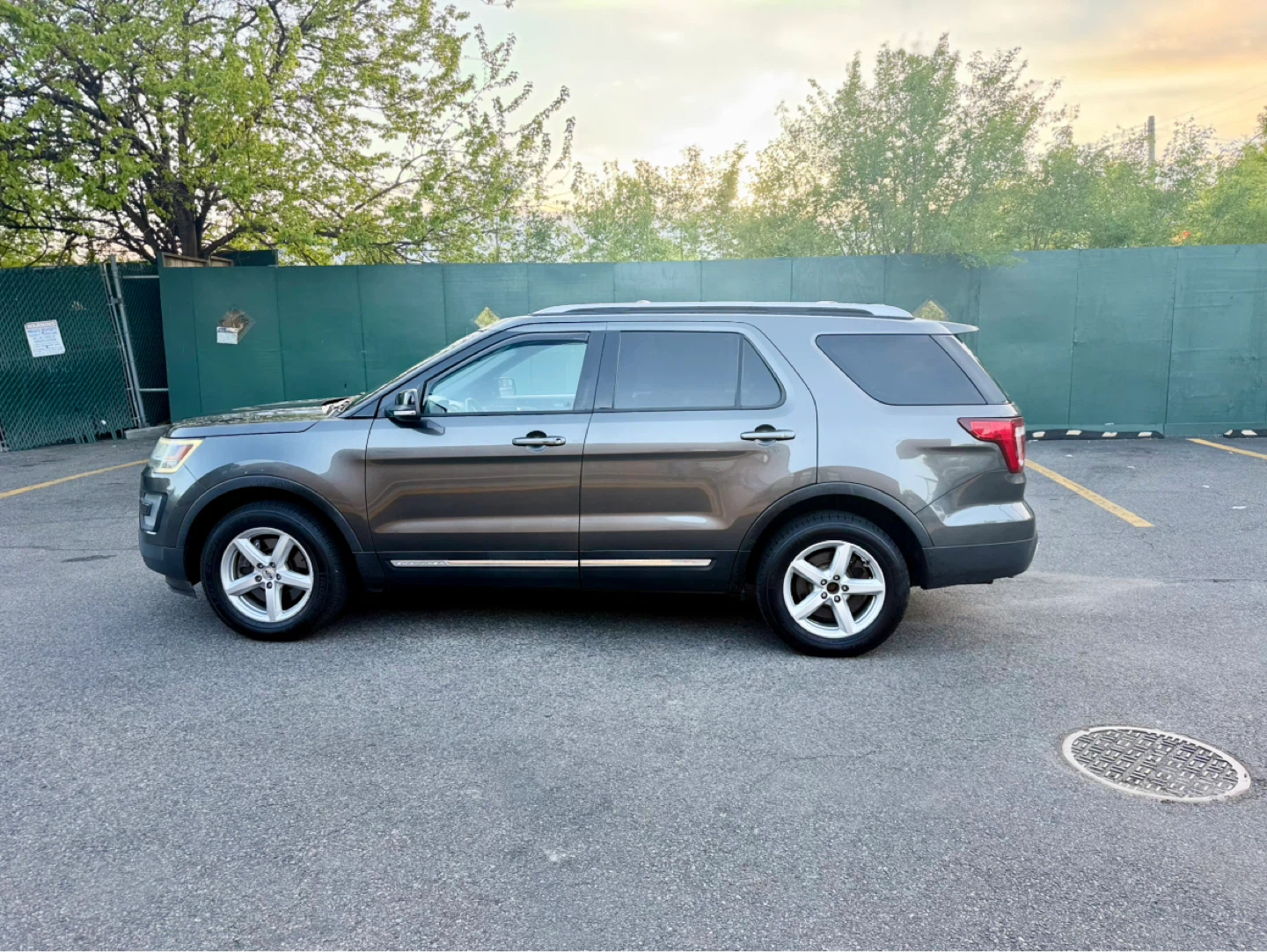 2016 Ford Explorer SUV - photo 4