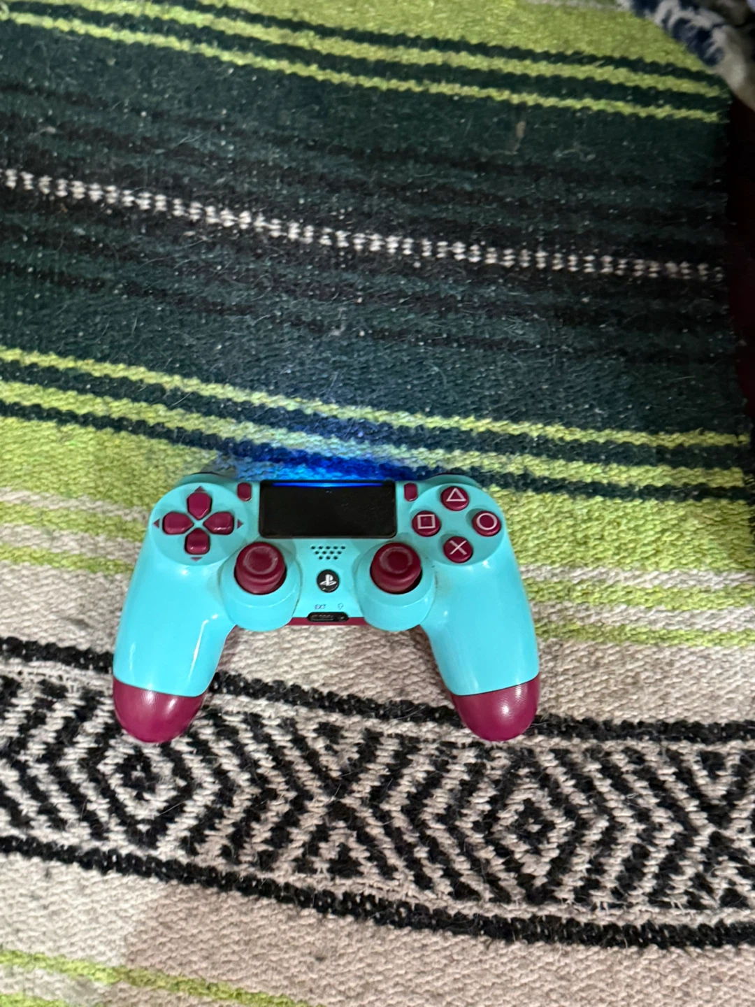 PlayStation 4 Console with Games and Controller - photo 2
