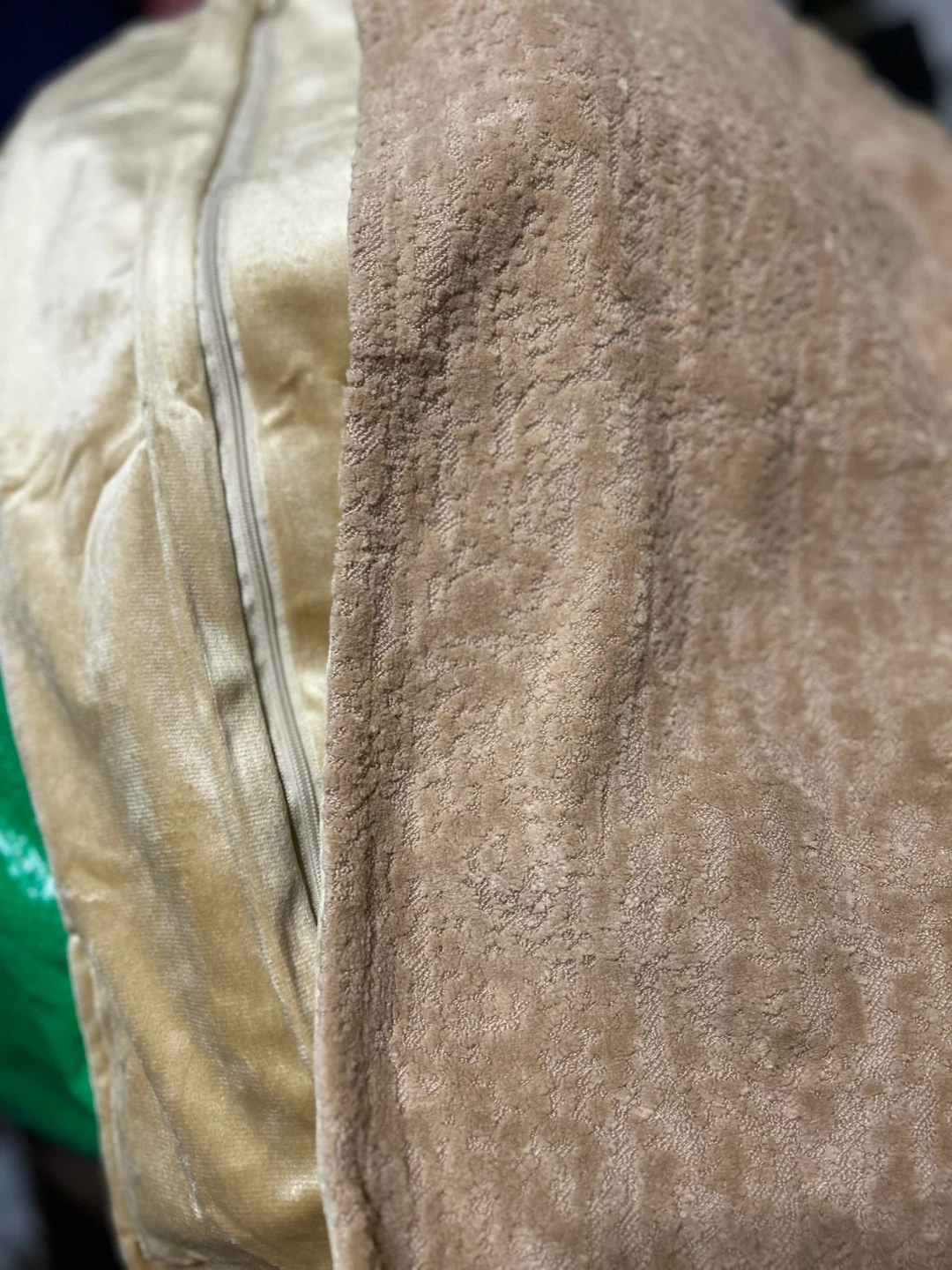 New-Velvet 2 pcs Throw Pillow Cover!