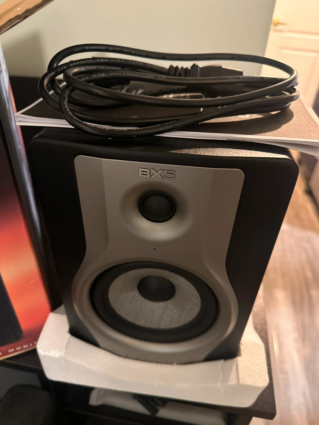 M-Audio BX5 Carbon Studio Monitor Speaker - photo 4